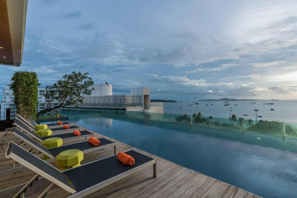 Seven Zea Chic Hotel Pattaya Exterior photo