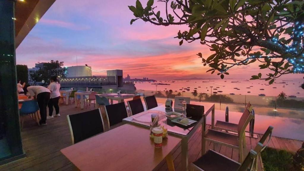 Seven Zea Chic Hotel Pattaya Exterior photo
