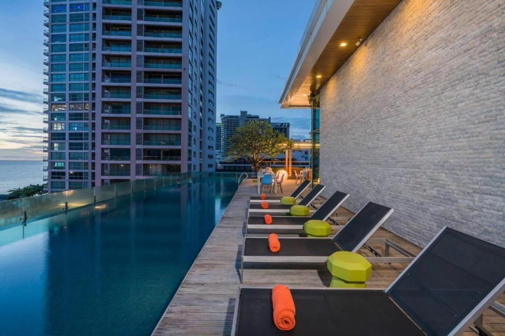 Seven Zea Chic Hotel Pattaya Exterior photo