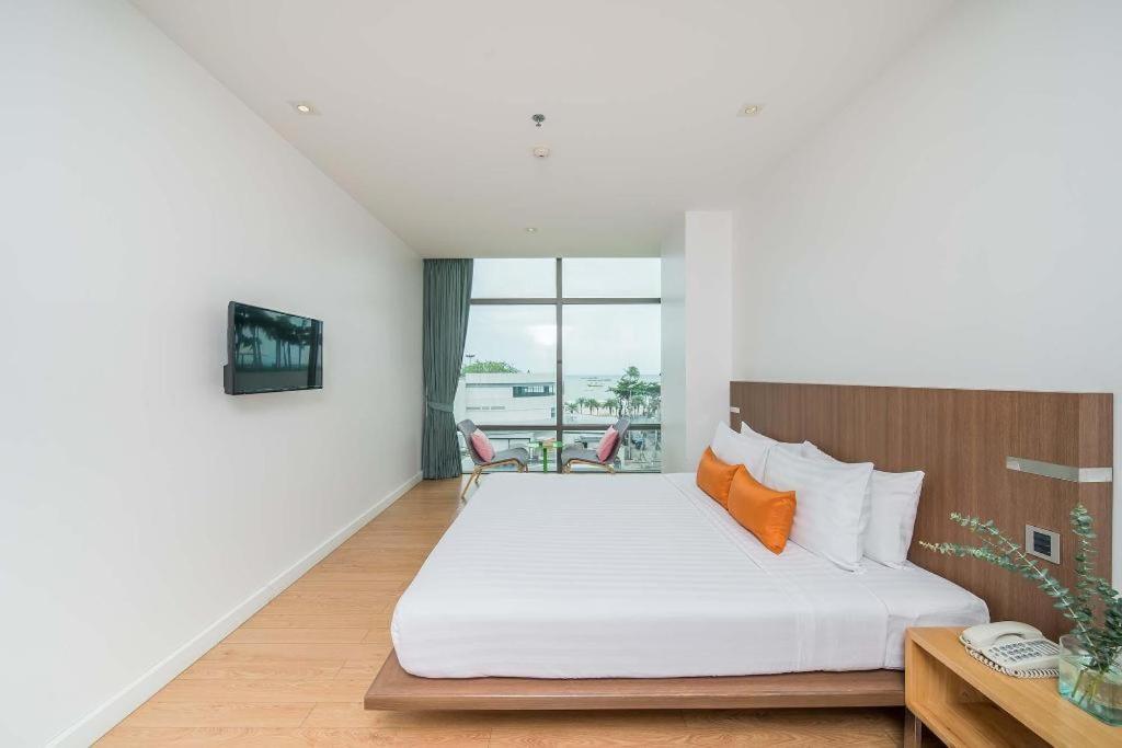 Seven Zea Chic Hotel Pattaya Exterior photo