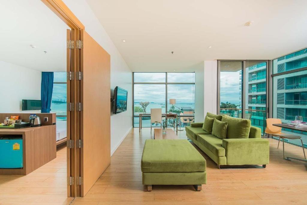 Seven Zea Chic Hotel Pattaya Exterior photo