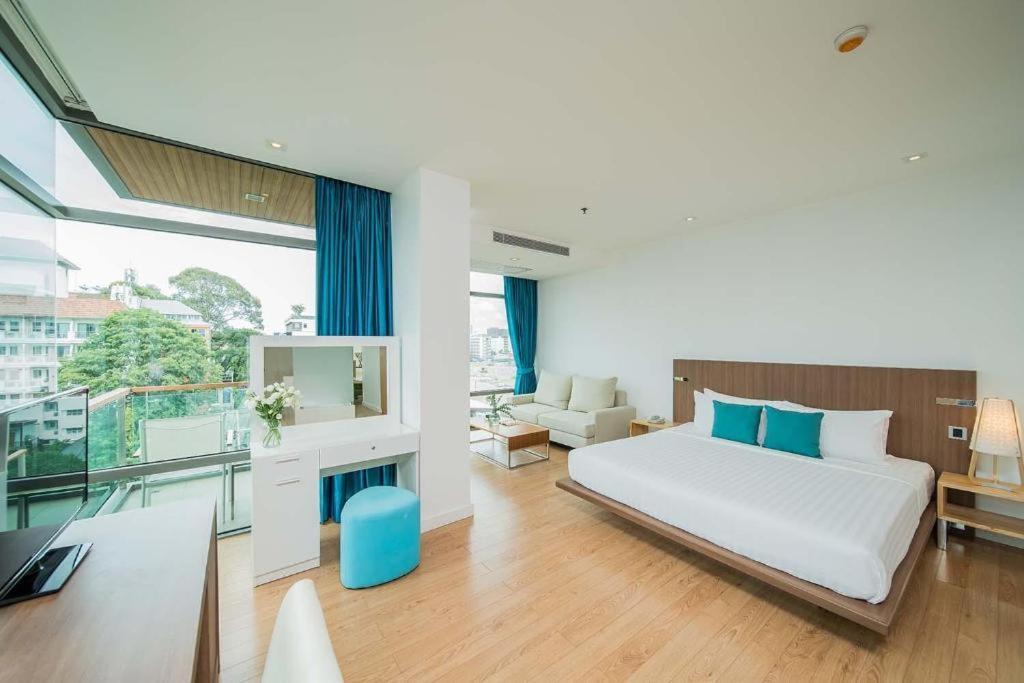 Seven Zea Chic Hotel Pattaya Exterior photo