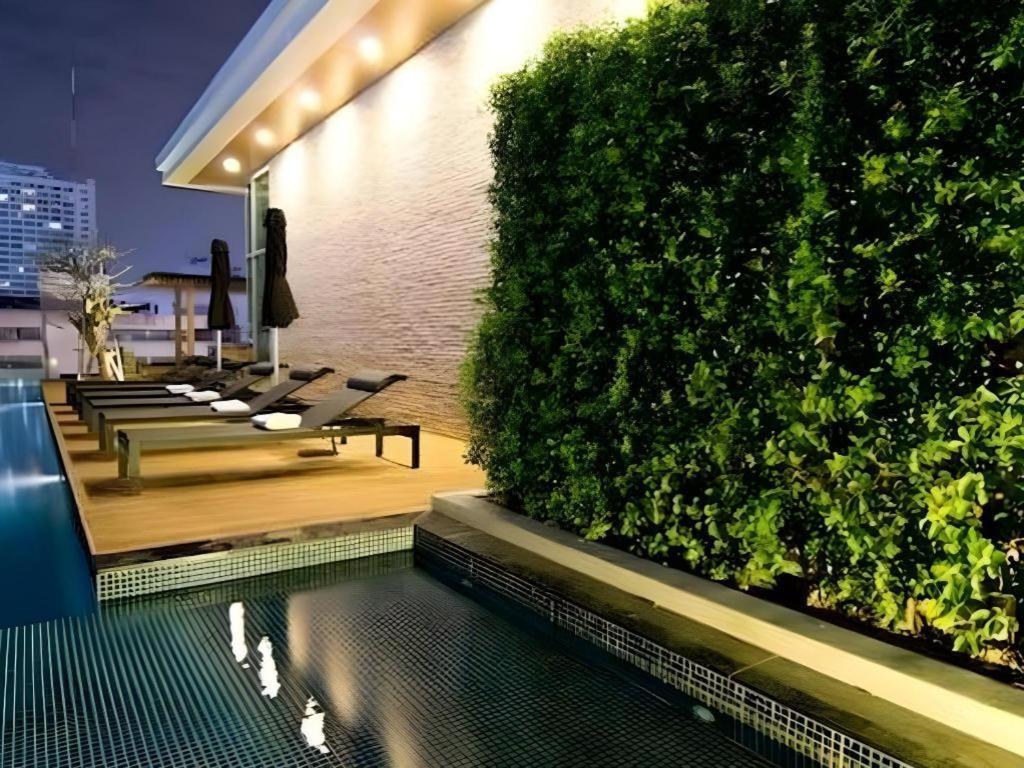 Seven Zea Chic Hotel Pattaya Exterior photo