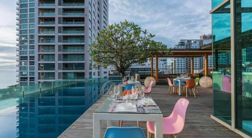 Seven Zea Chic Hotel Pattaya Exterior photo