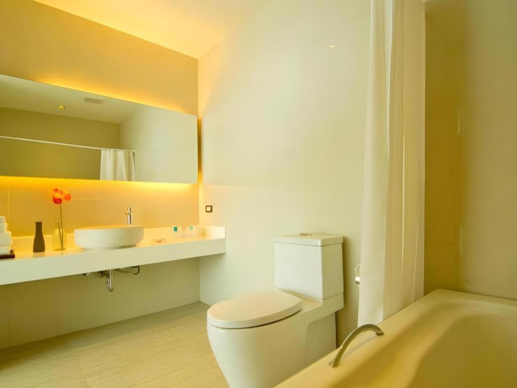 Seven Zea Chic Hotel Pattaya Exterior photo